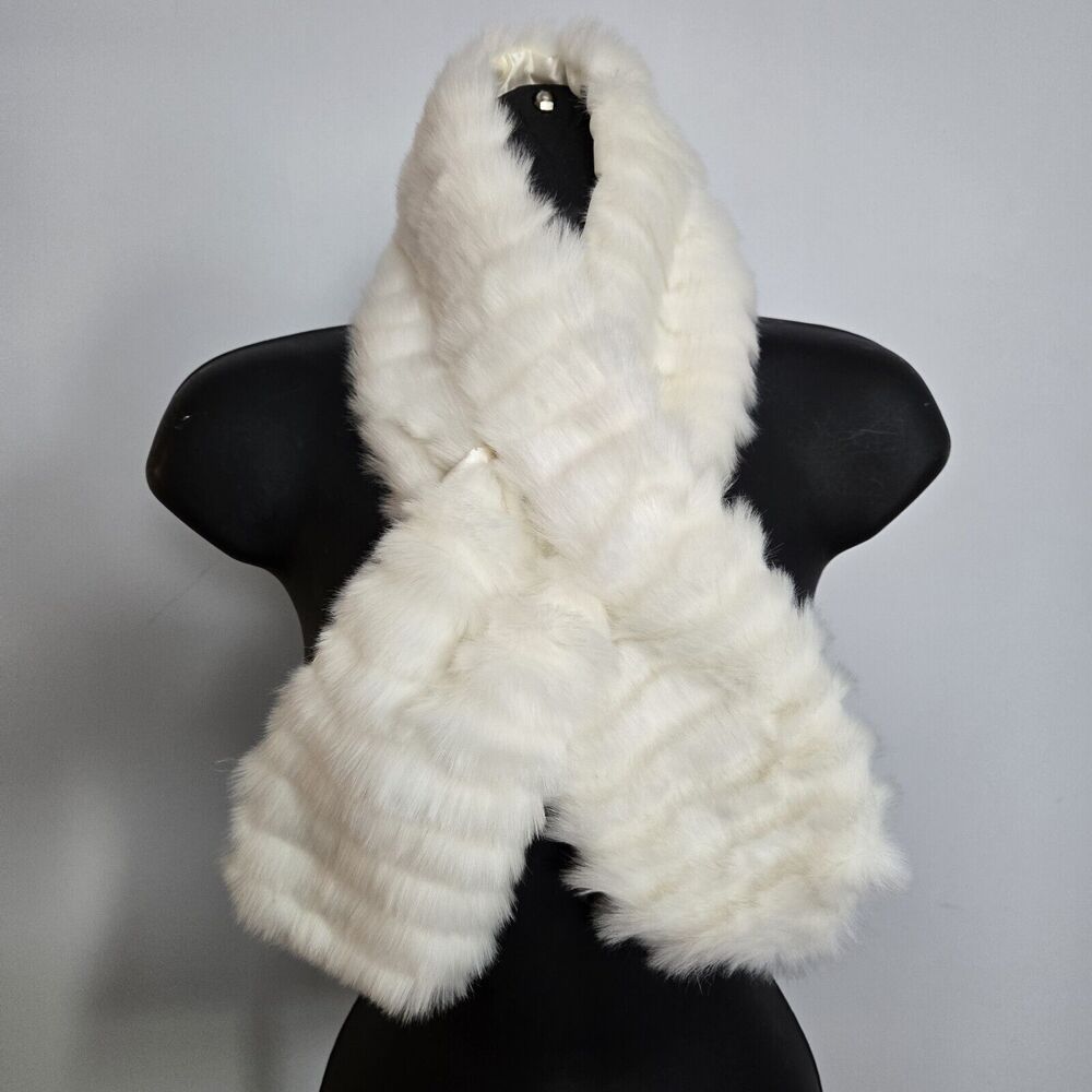 Cache‎ Faux Fur Short Old Money Scarf